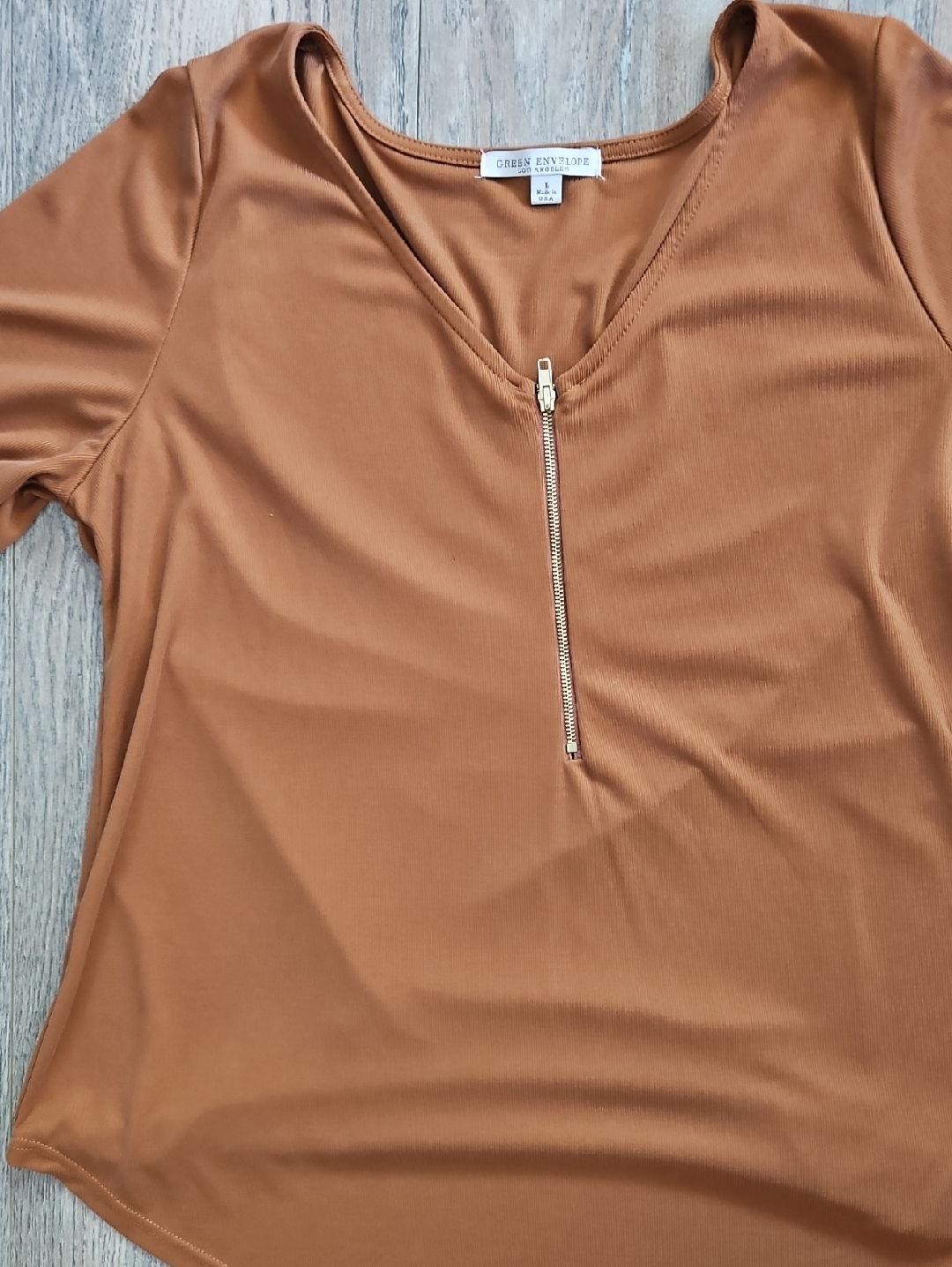 Rust Envelope Women's Zip Front Half Sleeve Top